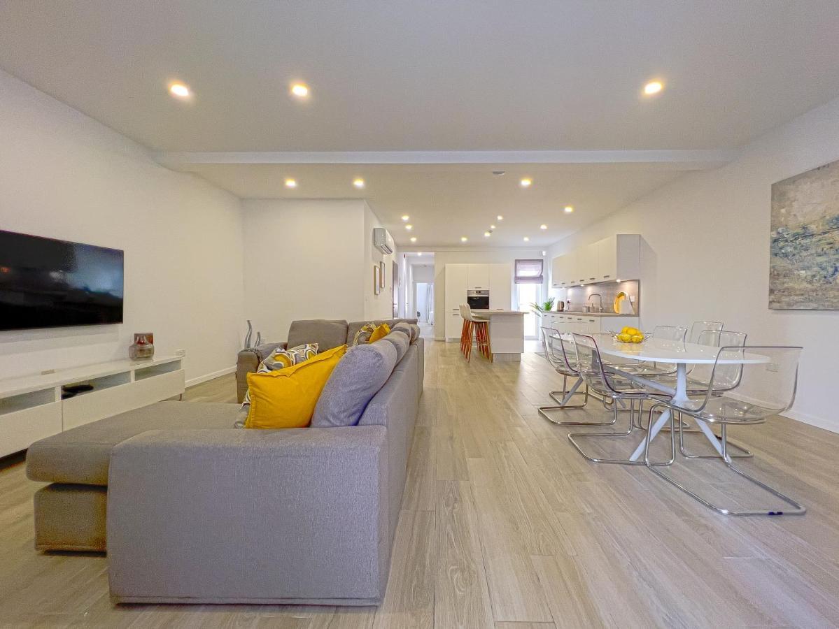 Appartamento 21 Townhouse In St Julians San Giuliano Esterno foto